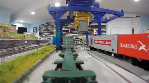 Creating Model Train Landscape 的图像结果