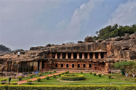 World Heritage Day: Udayagiri and Khandagri caves in Bhubaneswar cry ...
