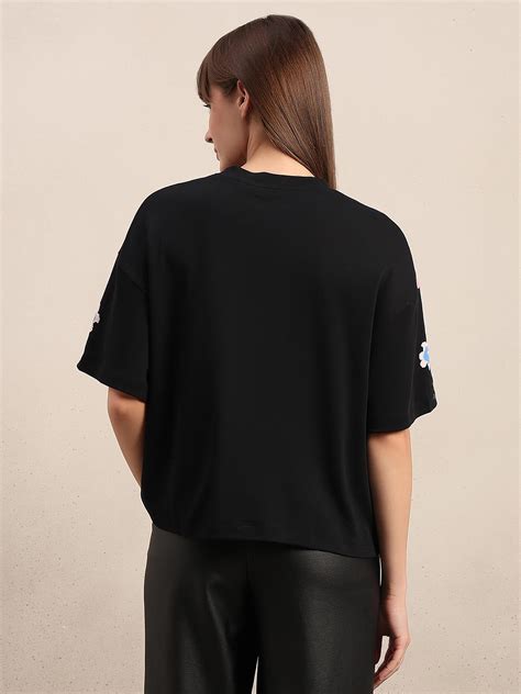 Buy T-shirts for Women Online In India - VERO MODA
