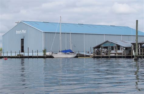 Pete's Pier Marina - Crystal River FL - Hotels - Restaurants - Manatee ...
