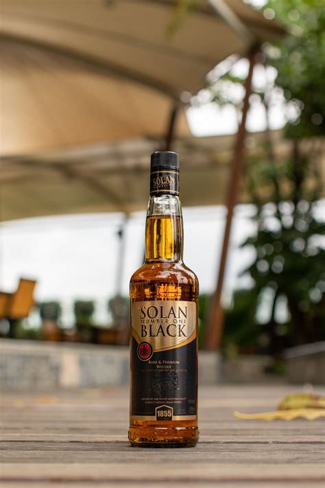 5 must-try Indian whisky brands to try this New Year’s Eve | Vogue India