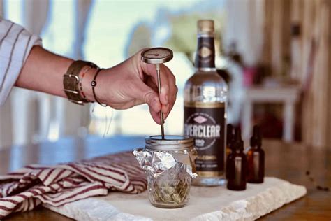 Homemade CBD Oil Tincture 的图像结果