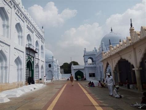 Khwaja Bande Nawaz Dargah, gulbarga, India - Top Attractions, Things to ...