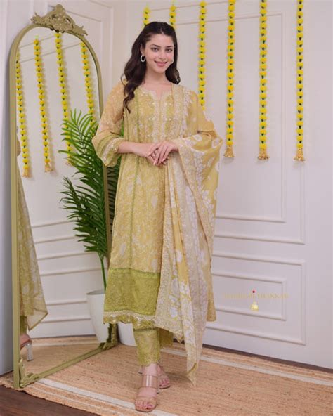 Green Yellow Pakistani Threadwork 3 PC Tabby A Line Suit Set For Women ...