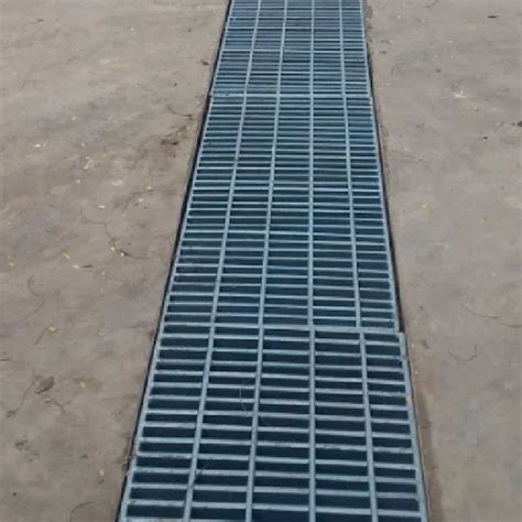 GI Grating - Stair Tread GI Grating Manufacturer from Pune