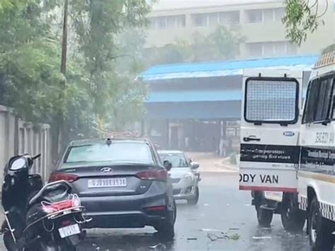 Funeral work continued as per routine in the cemetery amidst the ...