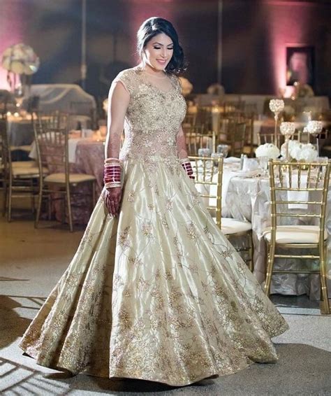 15 Best Photogenic Wedding Gowns for Brides: Various Designs to Choose