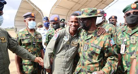 战机被击落将军被枪杀 尼日利亚安全局势日益严峻-新华网