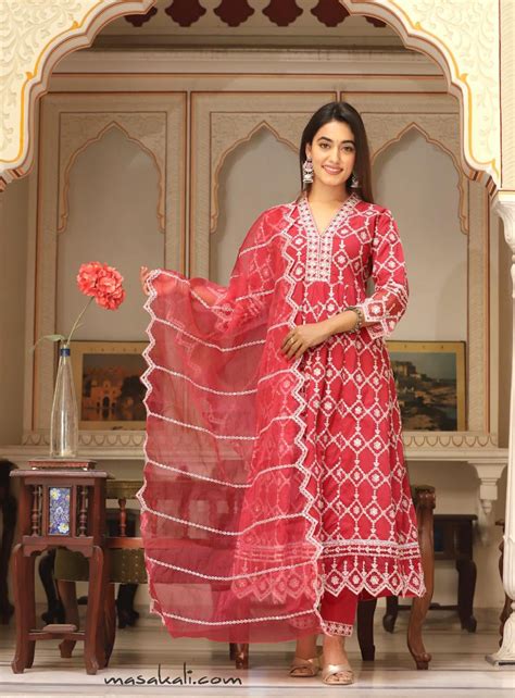 Buy Clothing/Dresses For Women & Girls At The Best Prices - Masakali.com