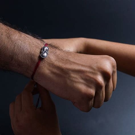 Buy Handcrafted Silver Filigree Koyari Rakhi/Pendant at House of Aadyaa