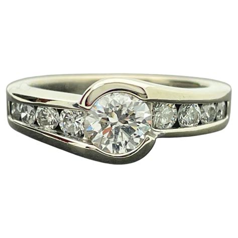 14k White Gold Diamond Engagement Ring at 1stDibs