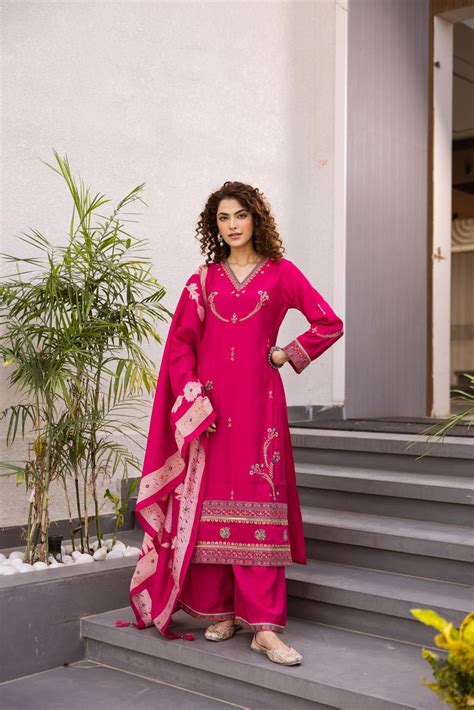 Nehamta: Designer Ethnic Wear for Women | Finest Collections in India