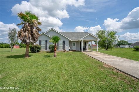 16 Hawthorne Rd, Picayune, MS 39466 | Homes.com