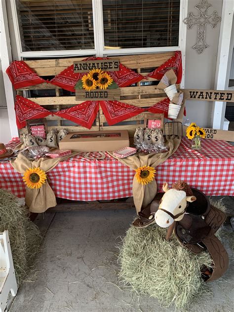 Rodeo Party western decor rustic decor | Rodeo party, Western theme ...