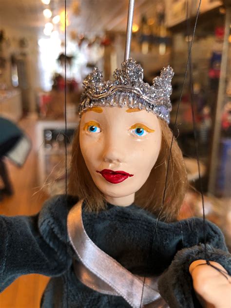 Puppet On a String 的图像结果