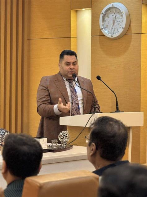 Mr. Pawan Arora addressing the conference