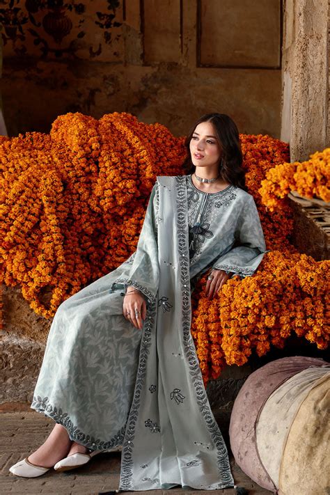 AZURE DREAM-3PC EMBROIDERED LAWN SUIT – Nour