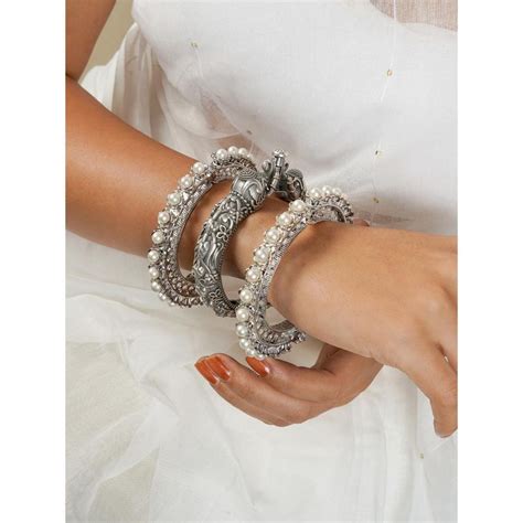 Buy Teejh Araya Stacked Bracelet (Set Of 3) Online