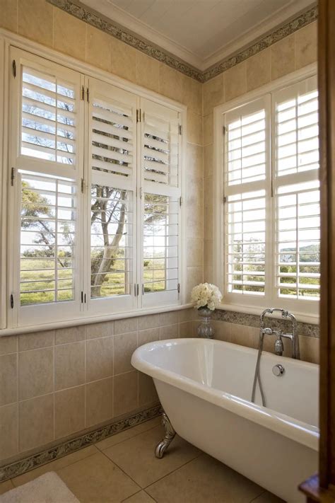 15+ Stylish Bathroom Window Covering Ideas