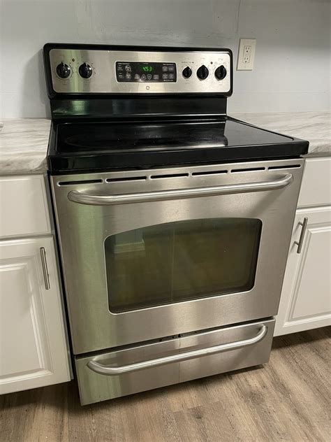 GE Electric Oven for Sale in Auburn, WA - OfferUp