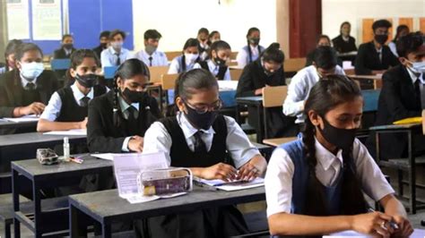 AISHE Report 2020-21: Student Enrolment Index Rises to Over 4 Crores in ...