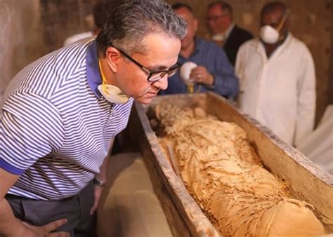 埃及逾3000年历史“完全完整”保存木乃伊曝光 - 神秘的地球 科学|自然|地理|探索