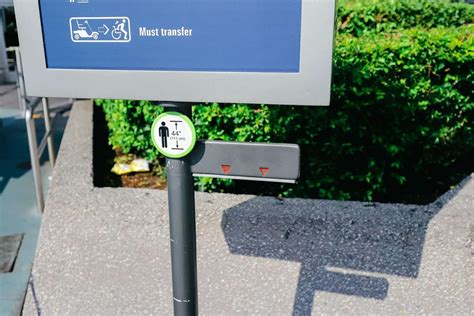 Space Mountain at Magic Kingdom (A Resorts Gal Ride Guide)