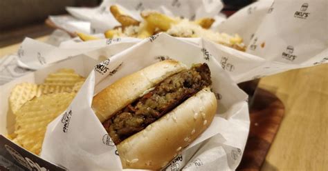 Aku's The Brrgrr Co. | WhatsHot Delhi Ncr