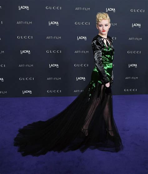 Julia Garner Nude Pics, Scenes and Porn 2024 - Scandal Planet