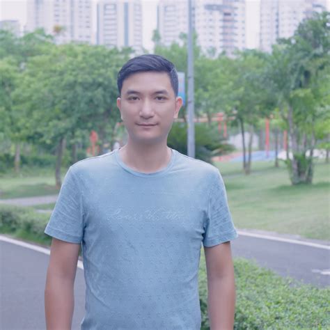 湛江小哥哥丨自主创业，178cm，月薪过万，有车有房，喜欢踢球_腾讯新闻