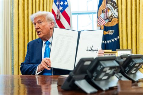 Trump Signs Executive Order Calling for Review of U.S. Ties to U.N ...