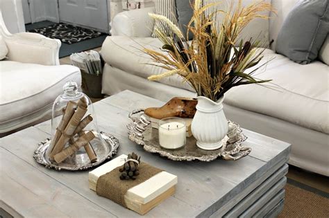 How To Decorate Your Living Room With Coffee Table Centerpieces ...