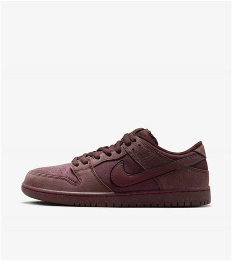 Nike SB Dunk Low 'Burgundy Crush' (FN0619-600) release date. Nike SNKRS IN