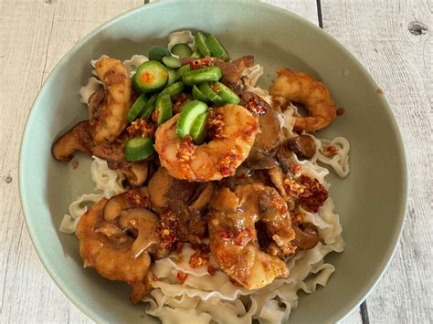 Quick Spicy Shrimp and Trader Joe's Squiggly Knife Cut Noodles Bowl ...