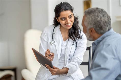 What Does a Geriatric Doctor Do? | Family Assets