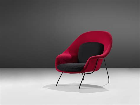Eero Saarinen ‘Womb’ Lounge Chair in Red and Black Upholstery For Sale ...