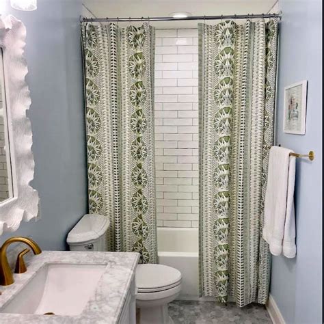 30 Beautiful Shower Curtain Ideas For Small Bathroom