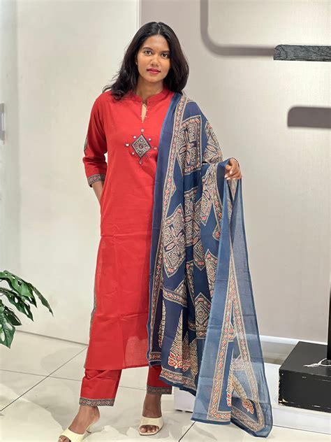 Patch With Mirror Detailed Cotton Kurta Set – Aham Designer Boutique