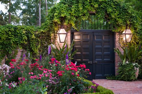 26 Garden Gate Ideas That Will Transform Your Outdoor Space