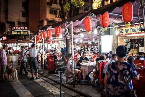 2017武汉十大美食街区，谁是你心中的NO.1？