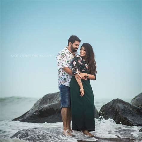 Best 10 poses for Couple photography - KnotStories