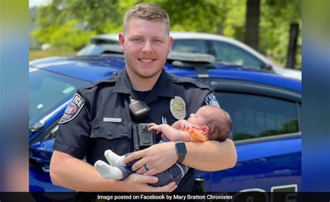 दवा खाने से घुटने लगा 3 सप्ताह के बच्चे का दम, तो पुलिस अधिकारी ने ऐसे ...