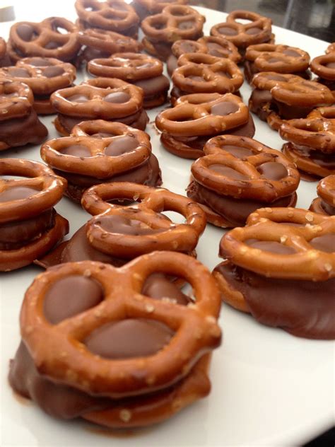 Peanut Butter Cup Pretzel Bites Recipe