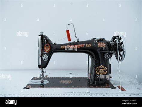 Vintage Sewing Machine 的图像结果
