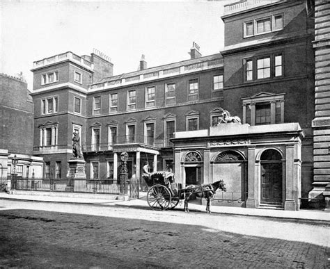 The Hansom Cab - A horse-drawn carriage which once dominated the ...