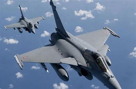 फ्रांस से 26 राफेल लड़ाकू विमान, तीन स्कॉर्पीन पनडुब्बियां खरीदेगा भारत ...