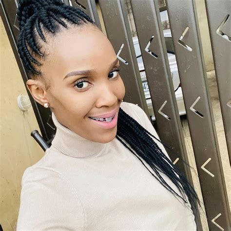 Sibongile - English teacher - ₹679/h