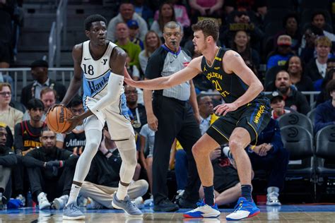 Photos: Hawks defeat the Warriors