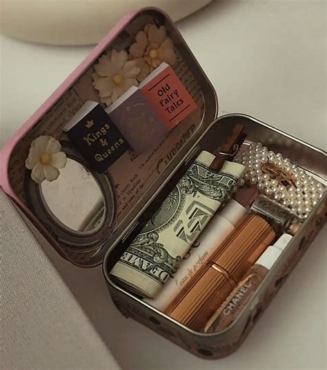 Girl kit | Mint tin crafts, Altoids tins, Mint tins