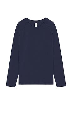 alo Vapor Crewneck Long Sleeve Dry Fit in Navy | REVOLVE